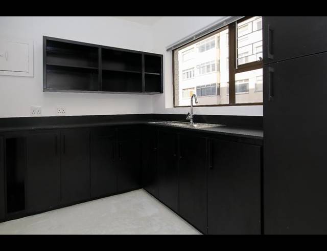 1 BEDROOM PROPERTY TO RENT IN MOUILLE POINT